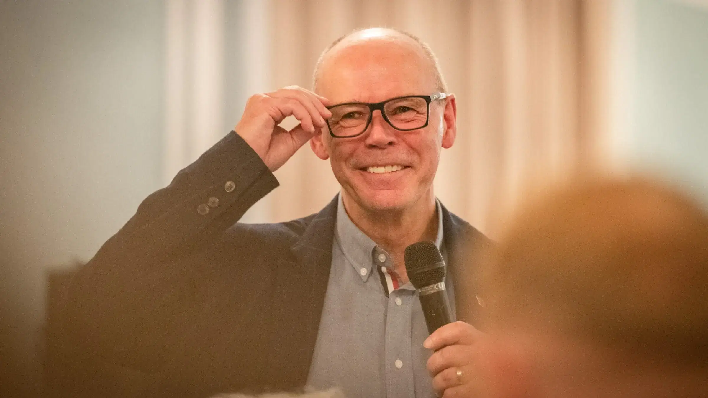 Sir Clive a big hit at Pythons Dinner