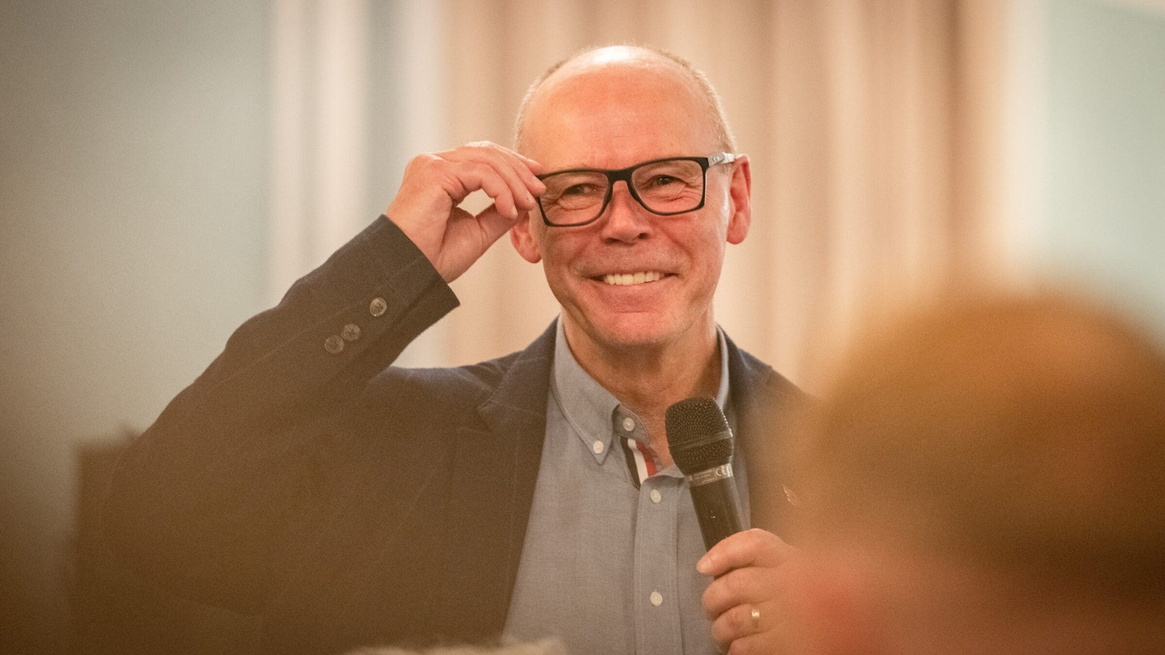 Sir Clive a big hit at Pythons Dinner